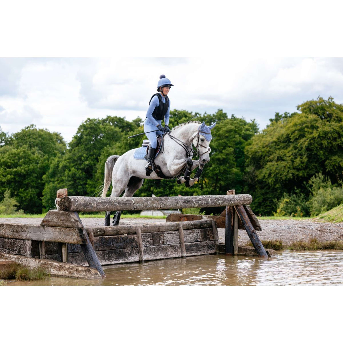 LeMieux Schabracke Suede Close Contact Square Springen Powder Blue