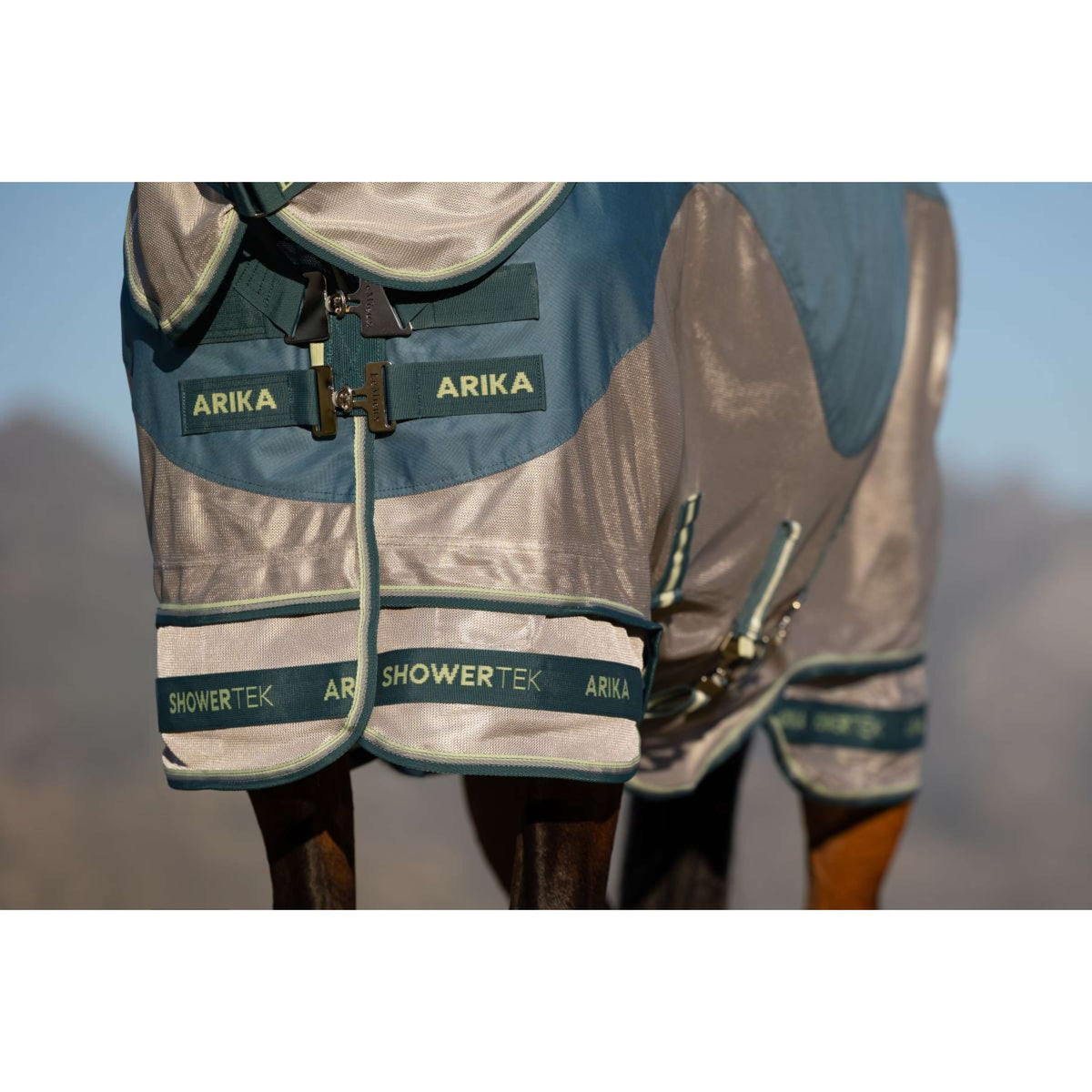 LeMieux Fliegendecke Arika Camo Shower-Tek Abnehmbarer Hals Jungle