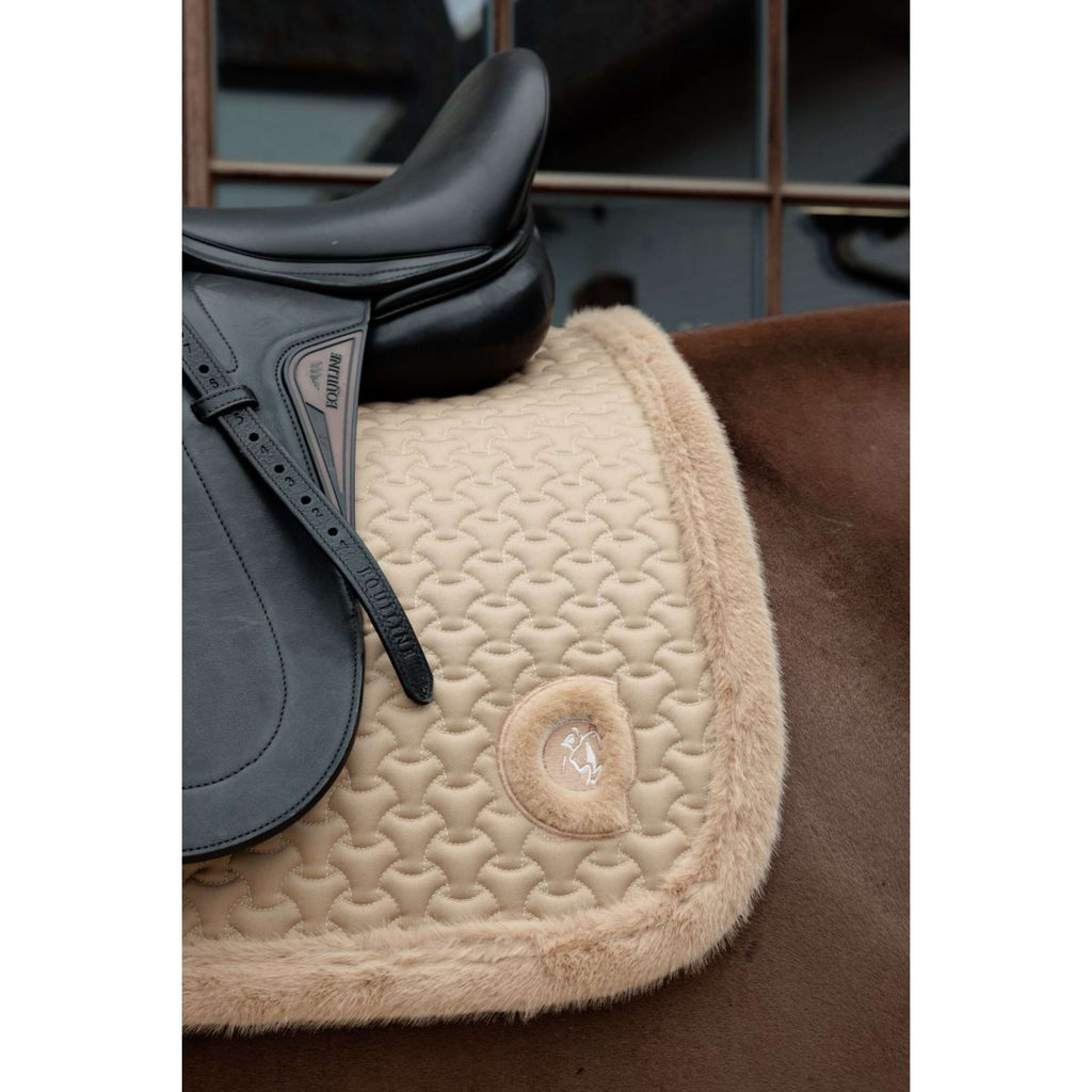 Kentucky Horsewear Schabracke Fake Fur Onion Quilt Dressur Beige