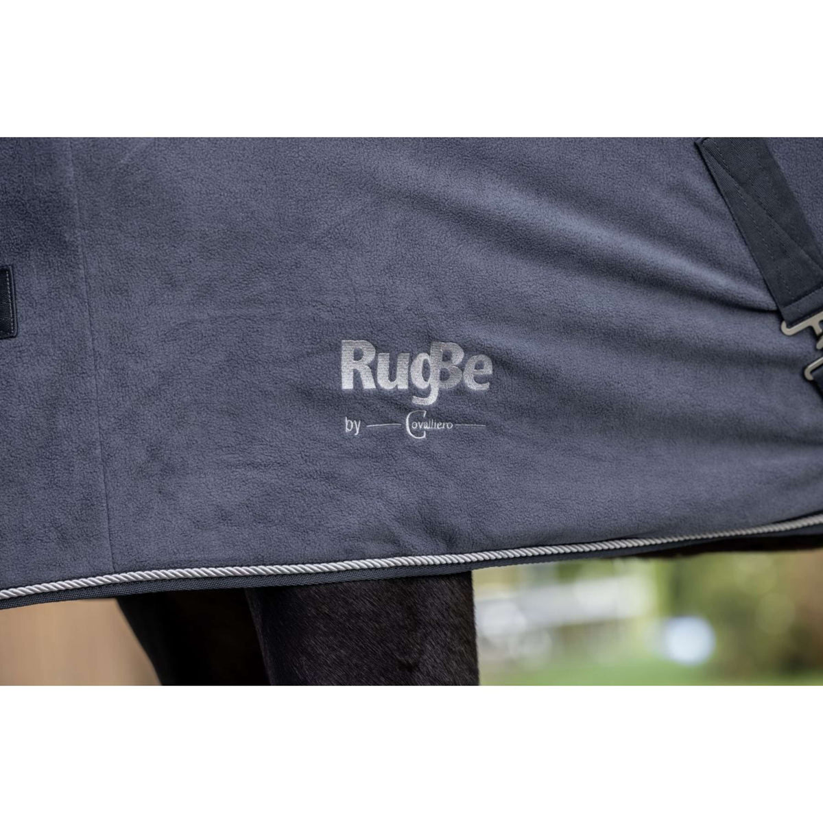 RugBe by Covalliero Fleecedecke Royal Graphite