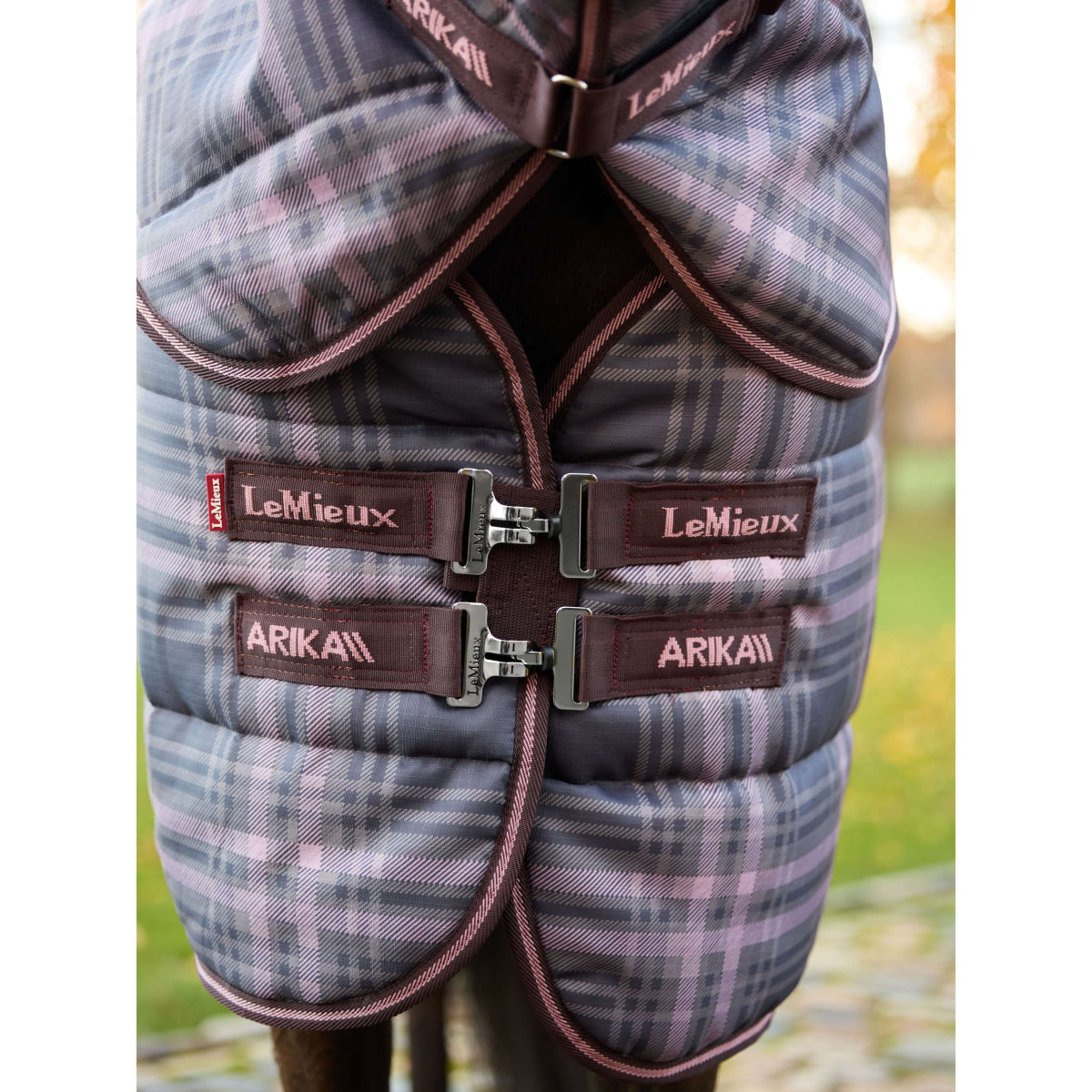 LeMieux Stalldecke Arika Heritage Check with Neck 200g Cocoa