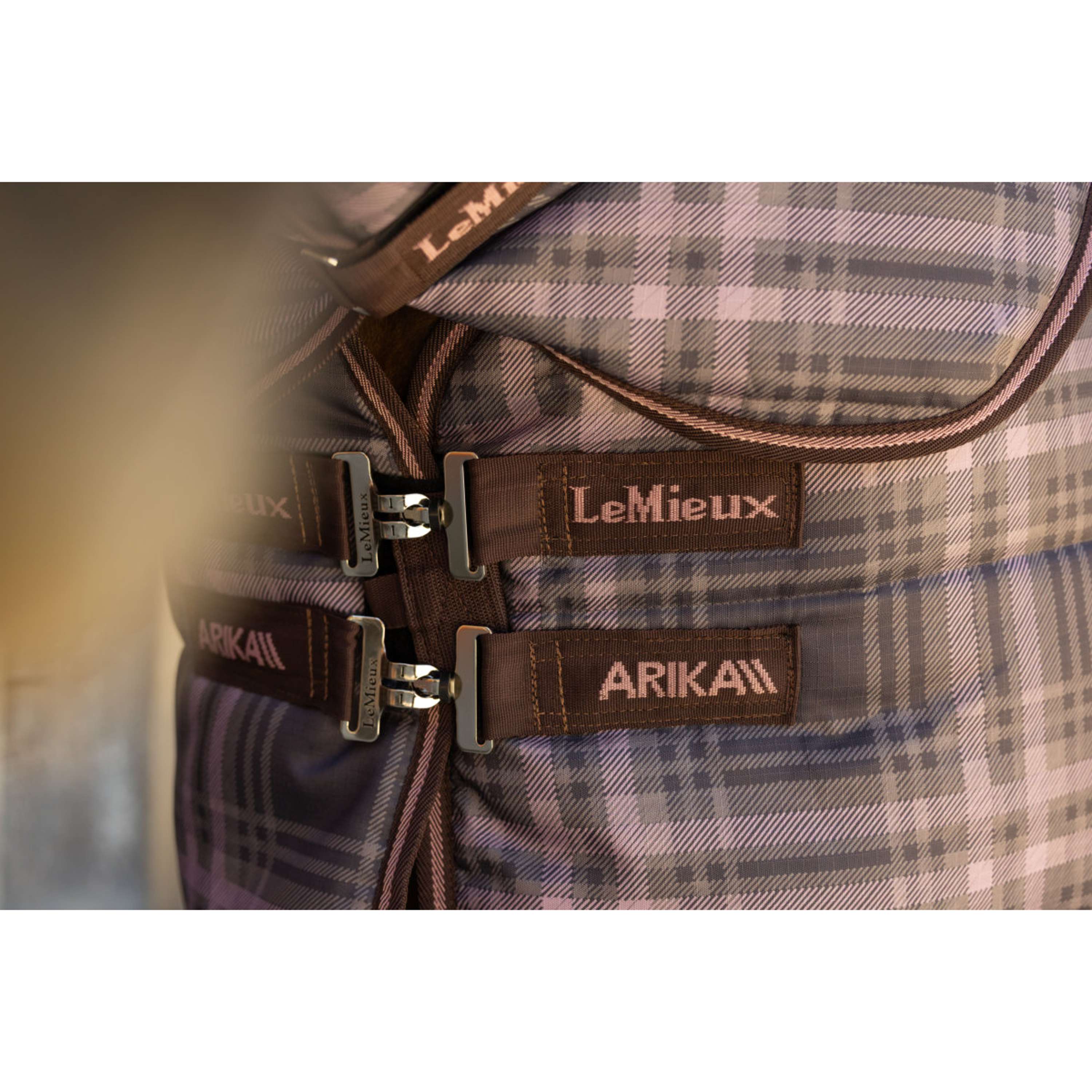 LeMieux Stalldecke Arika Heritage Check with Neck 200g Cocoa