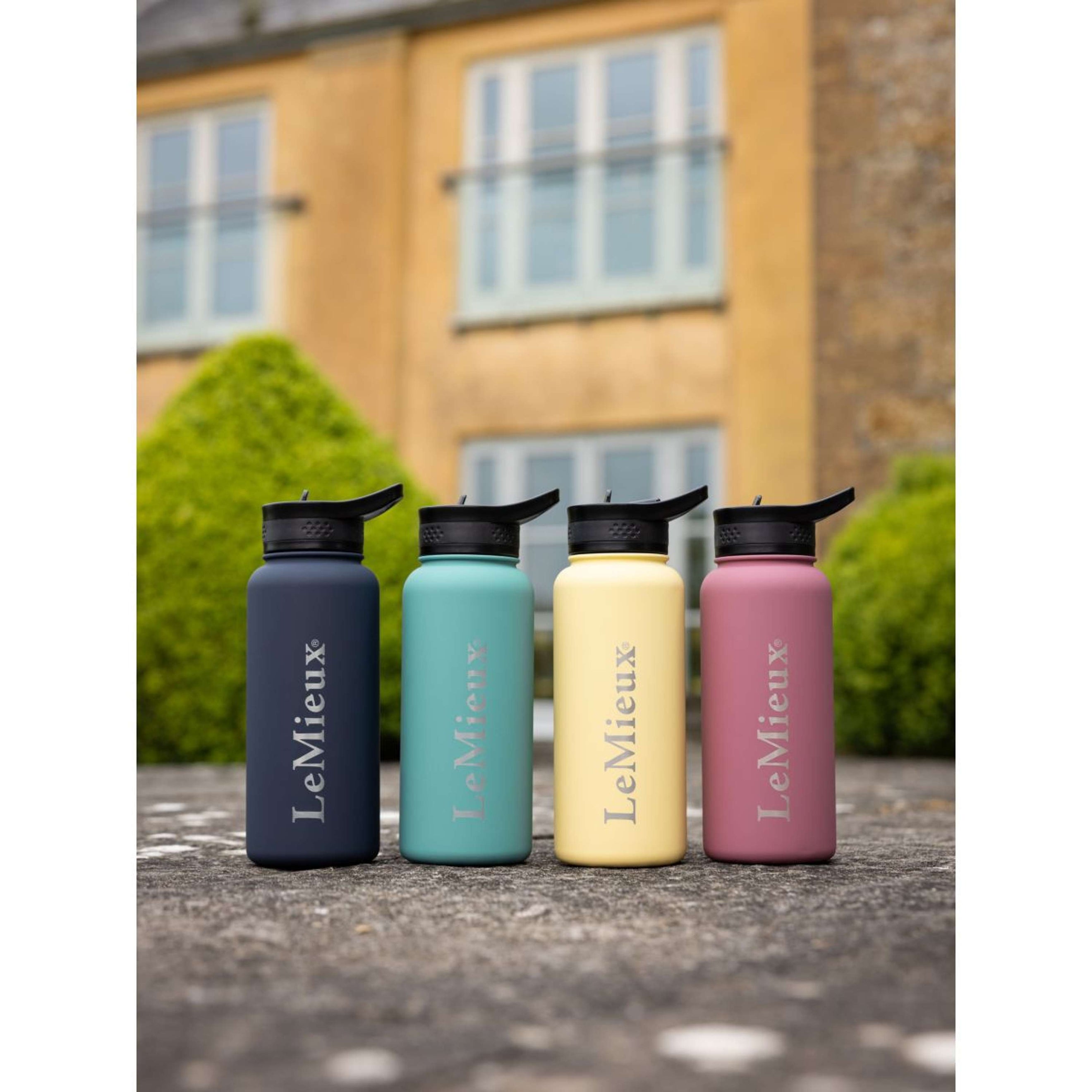 LeMieux Trinkflasche SS25 Navy LeMieux Trinkflasche SS25 Navy