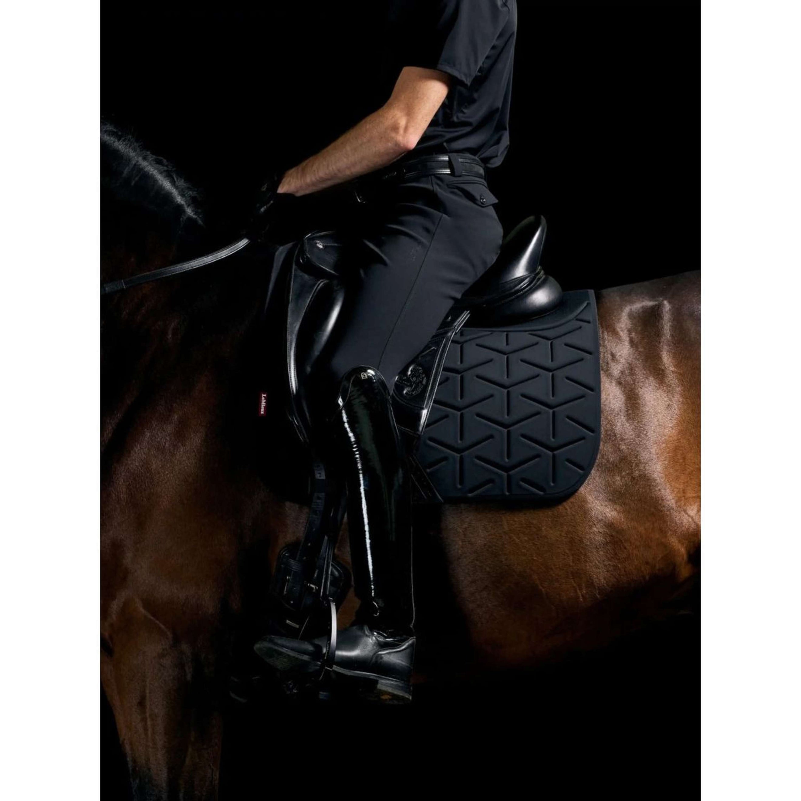 LeMieux Schabracke ProForm Dressur Schwarz LeMieux Schabracke ProForm Dressur Schwarz