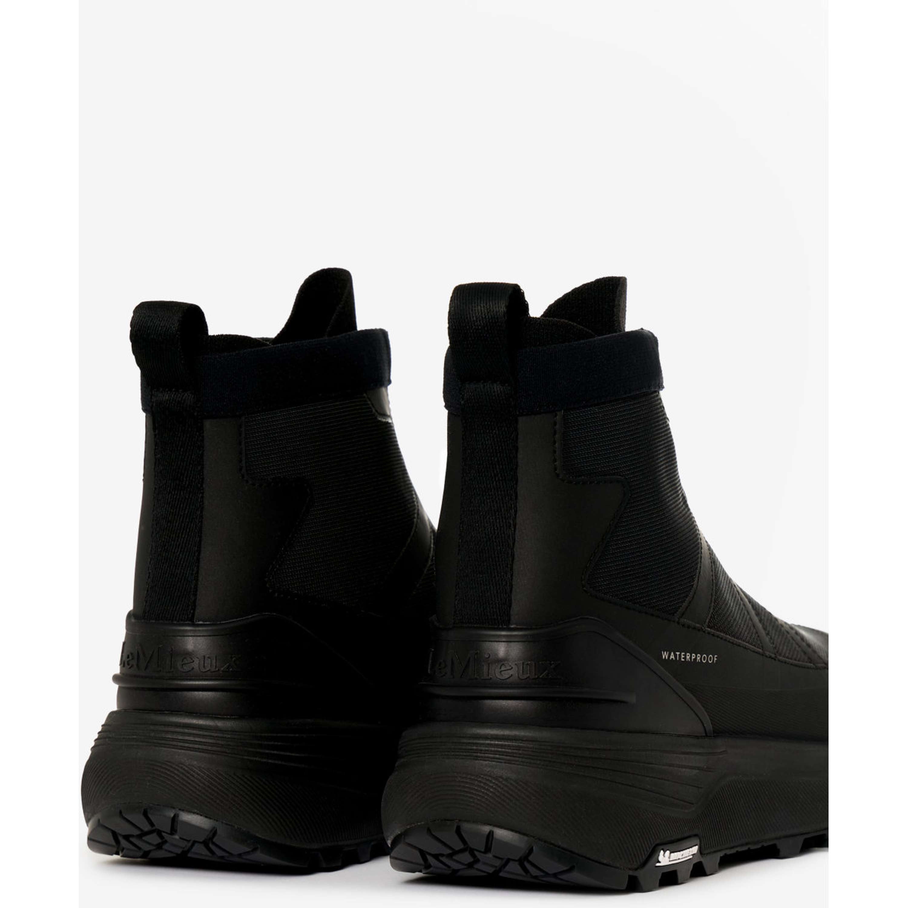 LeMieux Stallschuhe Cavara Performance High Top Schwarz