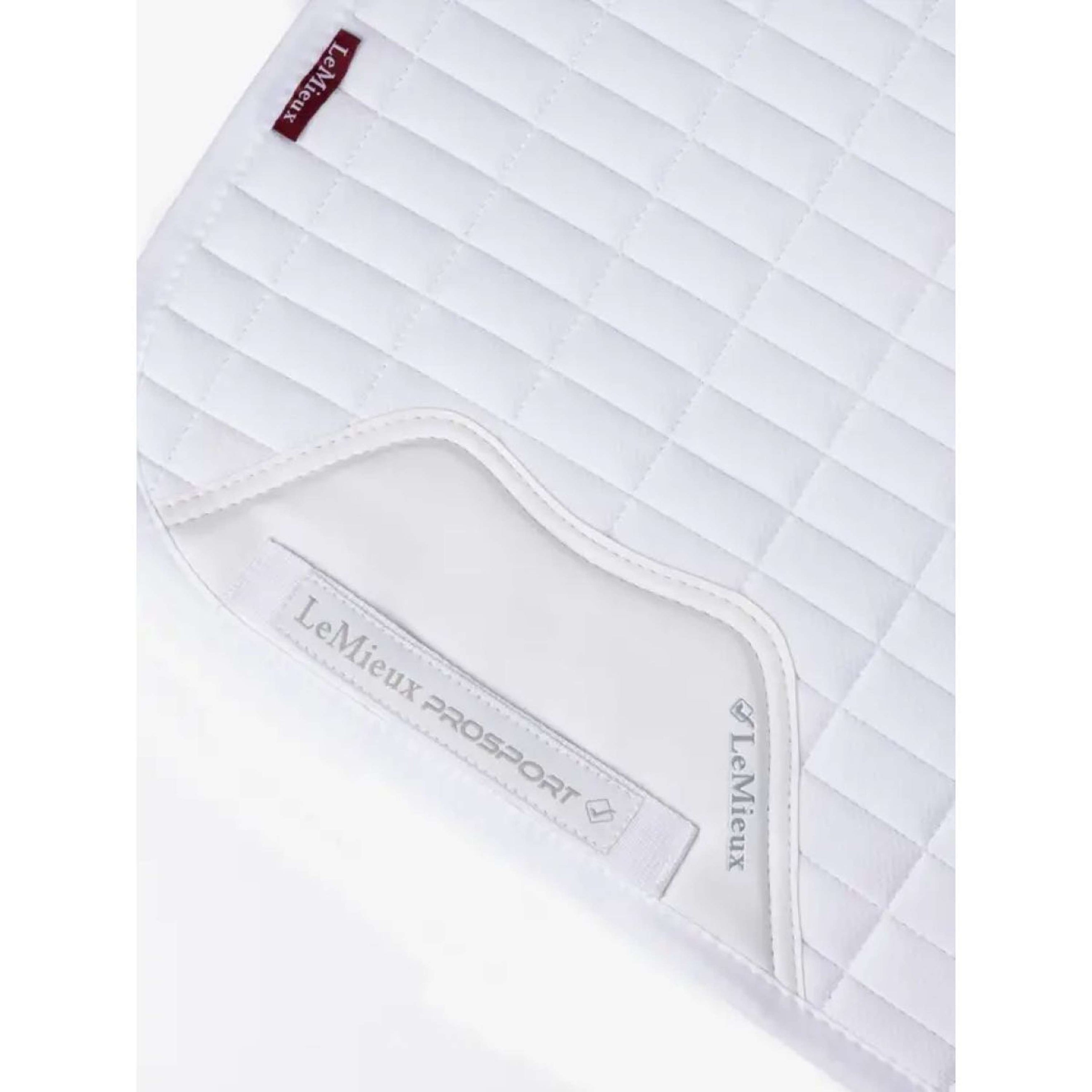 LeMieux Schabracke Self-Cool Square Arctic Dressur Weiß LeMieux Schabracke Self-Cool Square Arctic Dressur Weiß