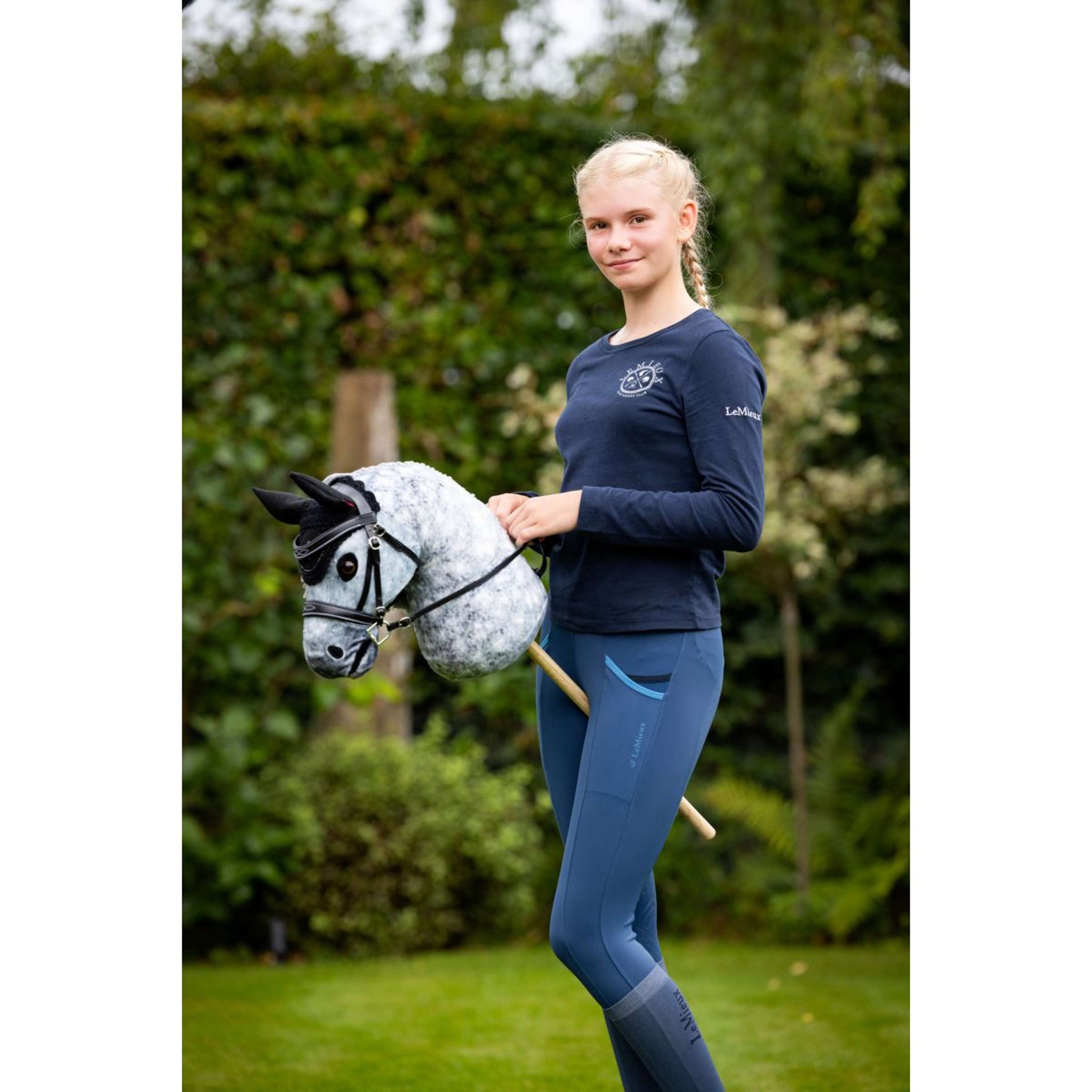 LeMieux Hobby Horse Oornetje Schwarz LeMieux Hobby Horse Oornetje Schwarz