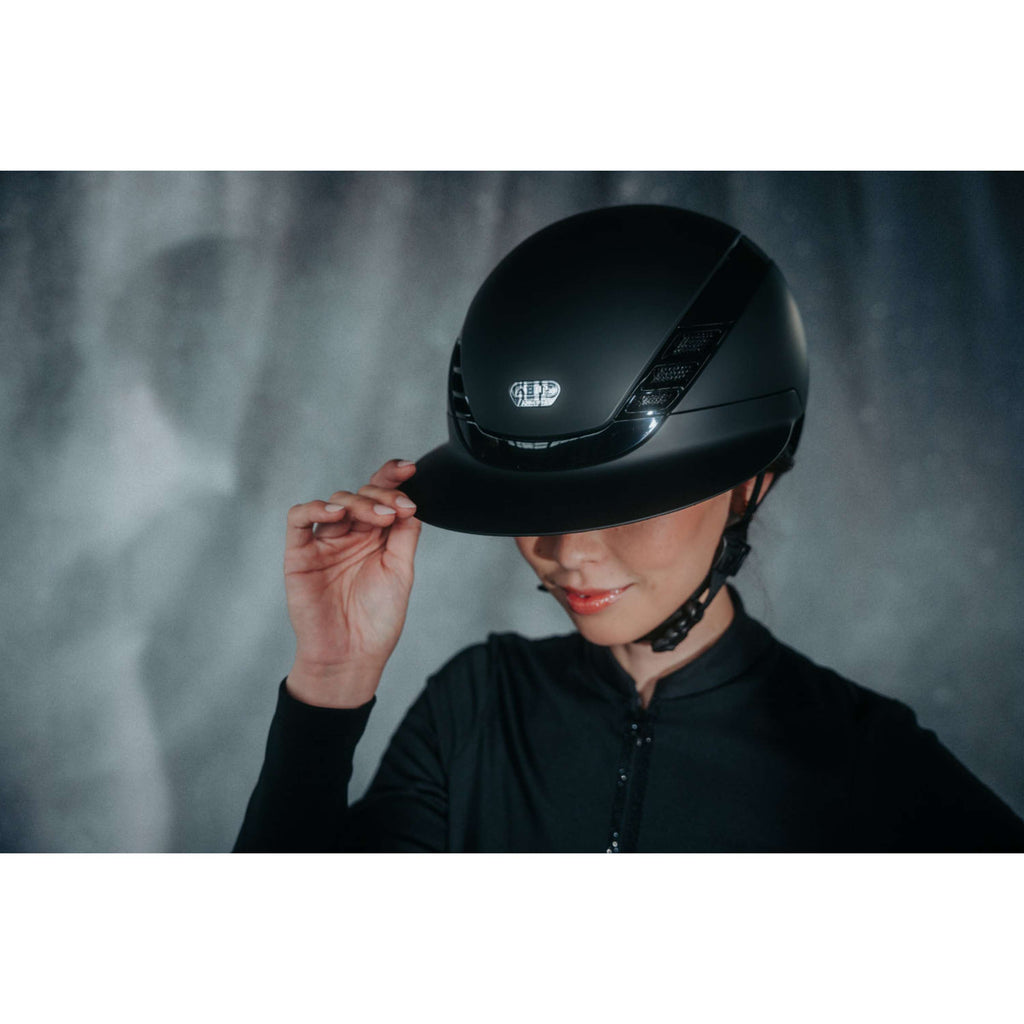 Pikeur Reithelm AirLuxe Pure Langer Schirm Schwarz