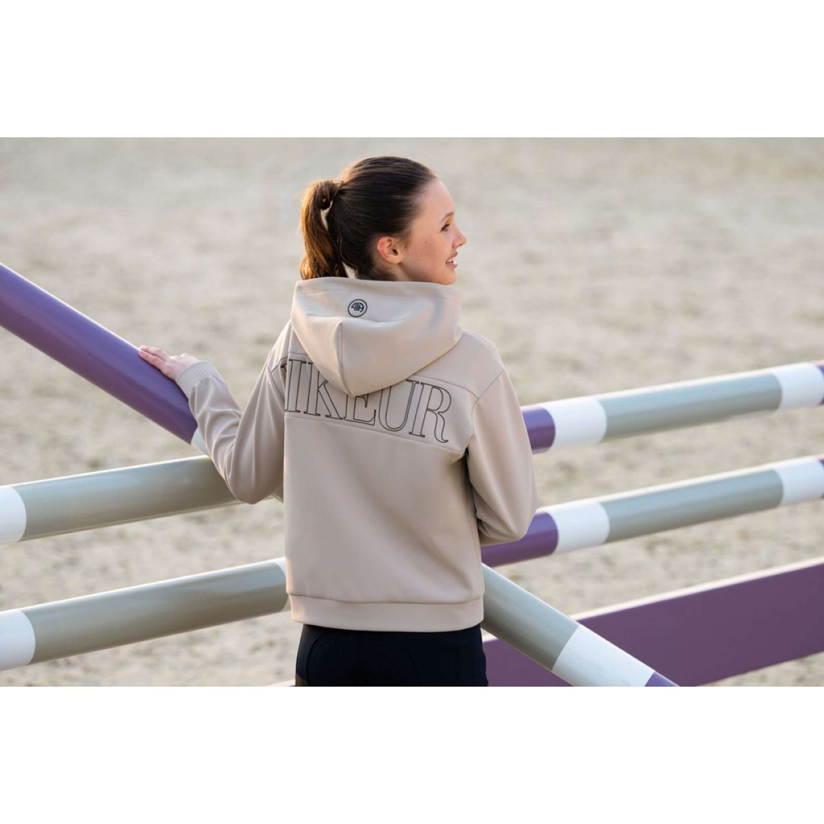 Pikeur Jacke Athleisure AW25 Almond Pikeur Jacke Athleisure AW25 Almond