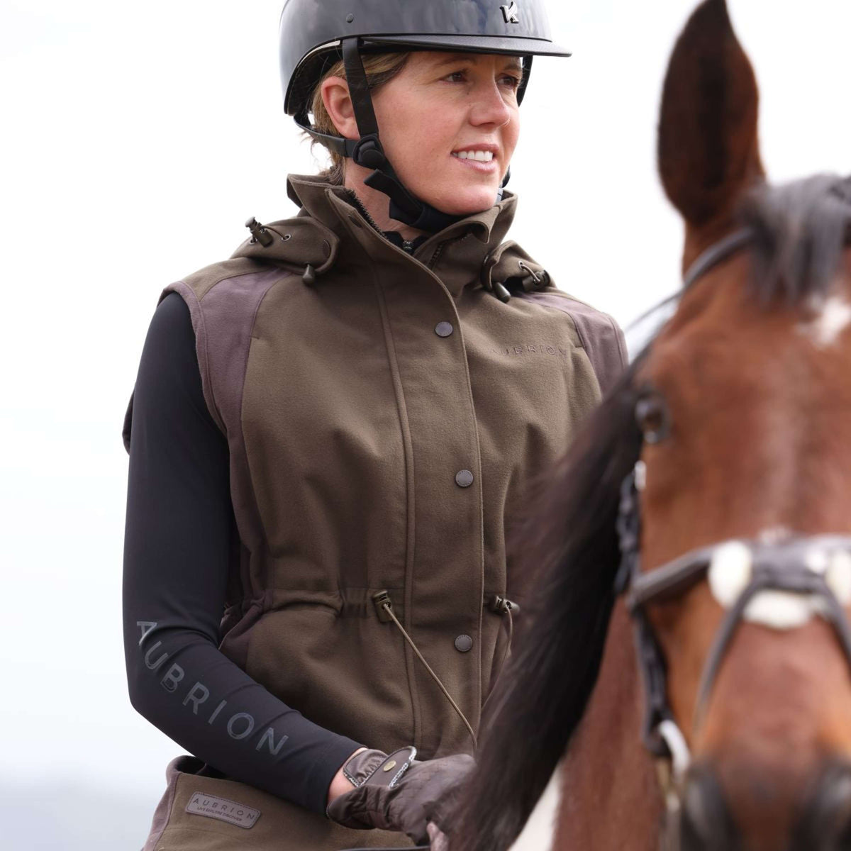 Aubrion by Shires Weste Heritage Dunkelolive