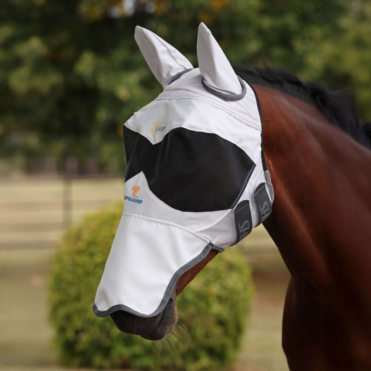 FlyGuard Fliegenmaske Pro Sun Shade mit Ohren und Nase Weiß
