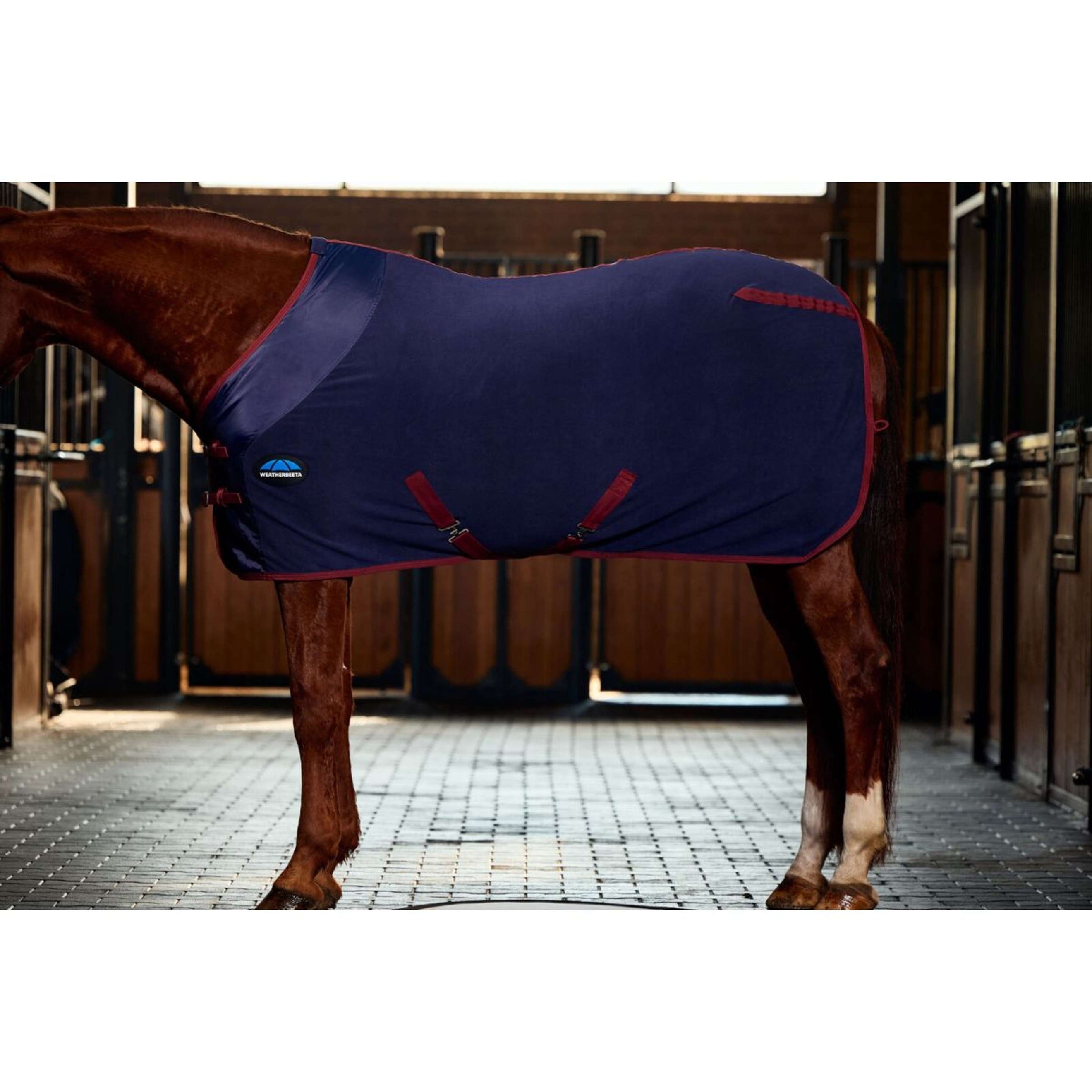 WeatherBeeta Fleecedecke Anti-Static Cooler Standard Neck Navy/Burgundy WeatherBeeta Fleecedecke Anti-Static Cooler Standard Neck Navy/Burgundy