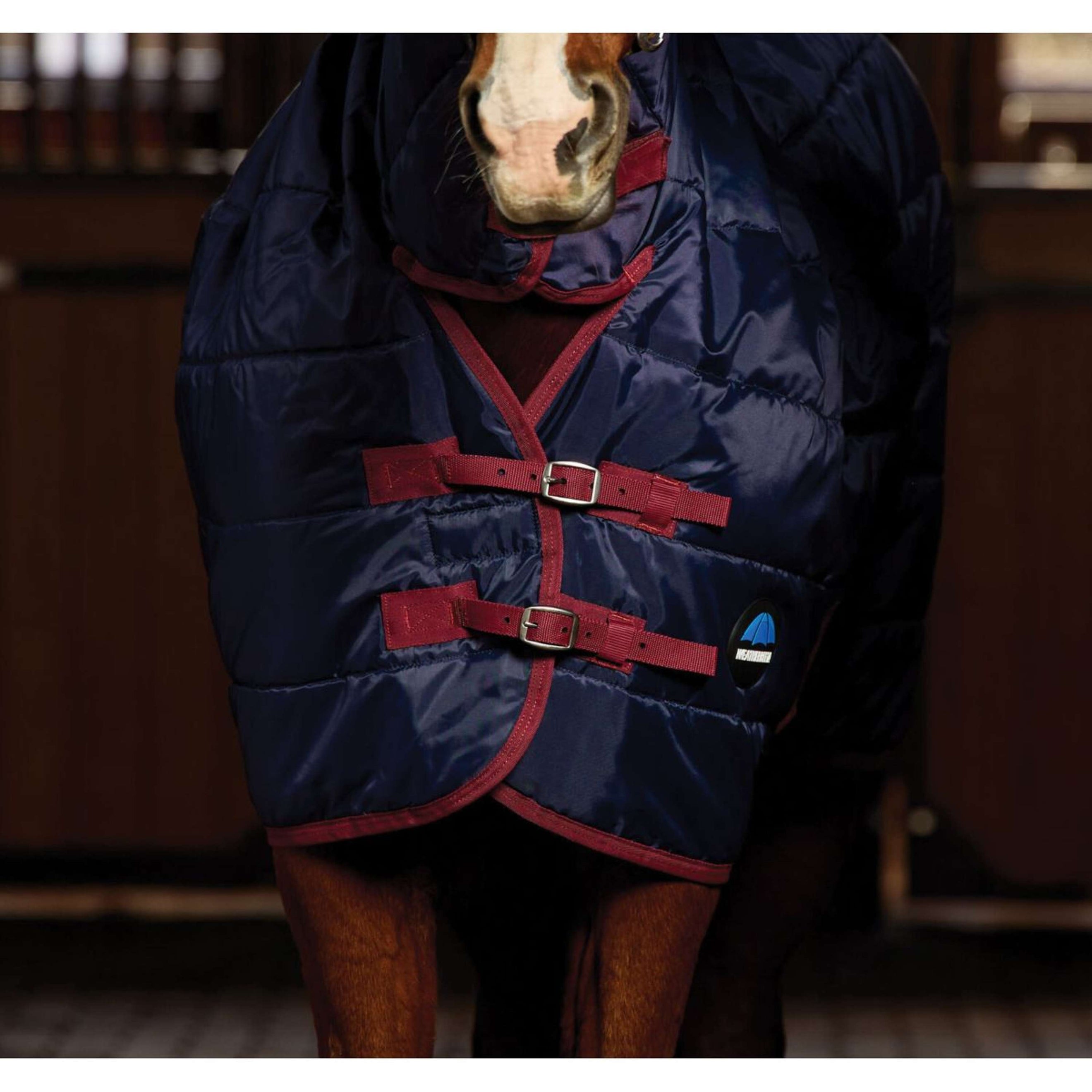 WeatherBeeta Stalldecke ComFiTec 210D Channel Quilt Combo Neck 220g Navy/Burgundy WeatherBeeta Stalldecke ComFiTec 210D Channel Quilt Combo Neck 220g Navy/Burgundy